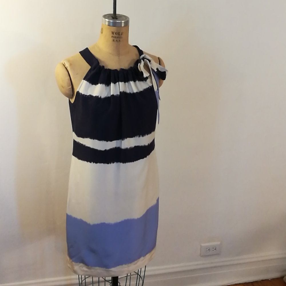 100% Silk dress Banana Republic size 6, so soft!